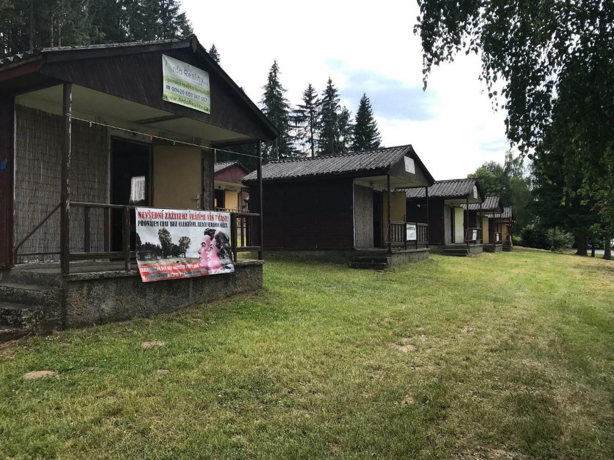 Retro Chaty U Plaze Lipno Cerna v Posumavi Exterior photo